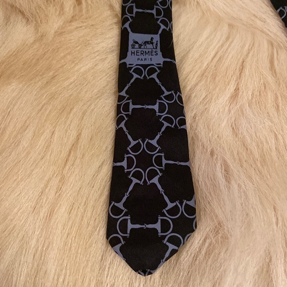 Iconic equestrian themed Hermès slim silk tie - Picture 3 of 14